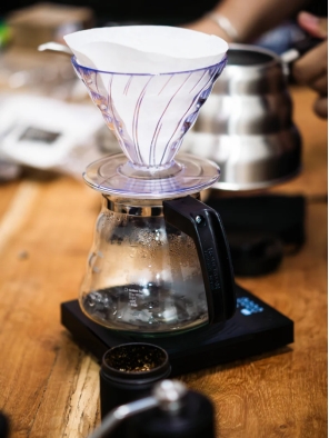 Torra 75 Basics - 1 Suporte para Filtro V60 + Filtro V60 + 1 Café Gourmet 500g + 1 Café Especial 250g + Jarra Tipo Colmeia Para Café. Torra 75 Basics - 1 Suporte para Filtro V60 + Filtro V60 + 1 Café Gourmet 500g + 1 Café Especial 250g + Jarra Tipo Colmeia Para Café.